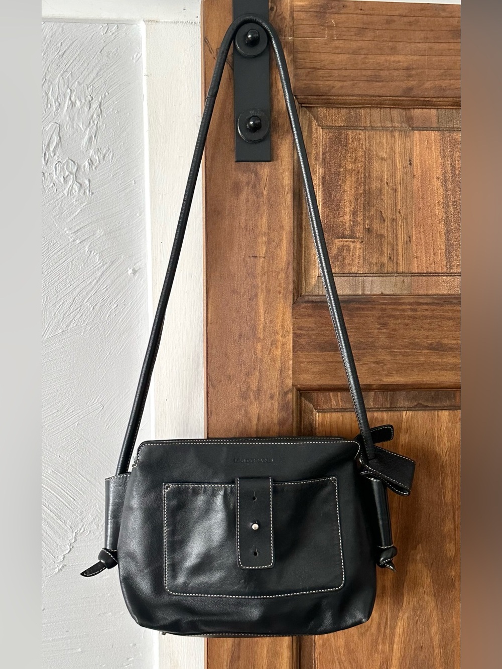 Les Copains Made in Italy Black Genuine Leather Crossbody White Stitching - Picture 9 of 9